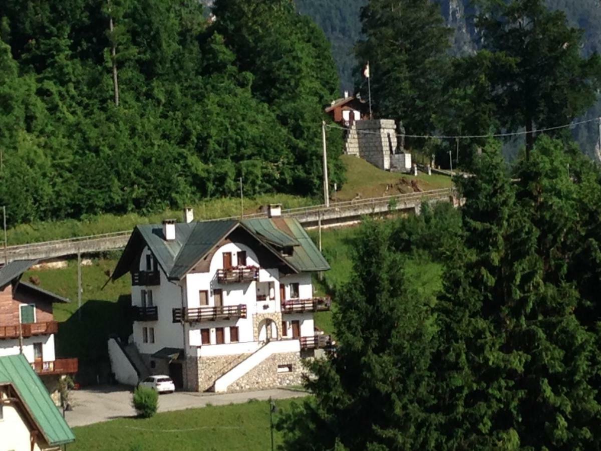 Апартаменти La Casa Di Monte Ricco П'єве-ді-Кадоре Екстер'єр фото